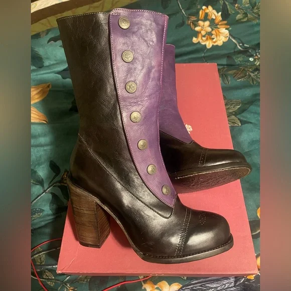 Oak Tree Farms Amelia NIB Black Poison Purple and Black Buttoned Women's Boots - Picture 2 of 4